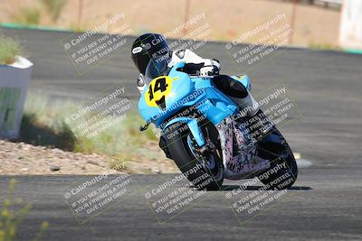 media/Jun-04-2022-WERA (Sat) [[b852bbbd55]]/Practice Races/3-600cc novices/